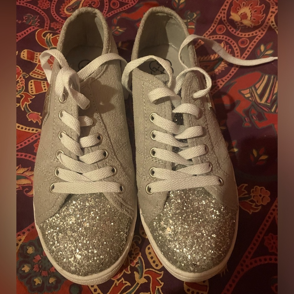 Daisey Fuentes glitter sneakers